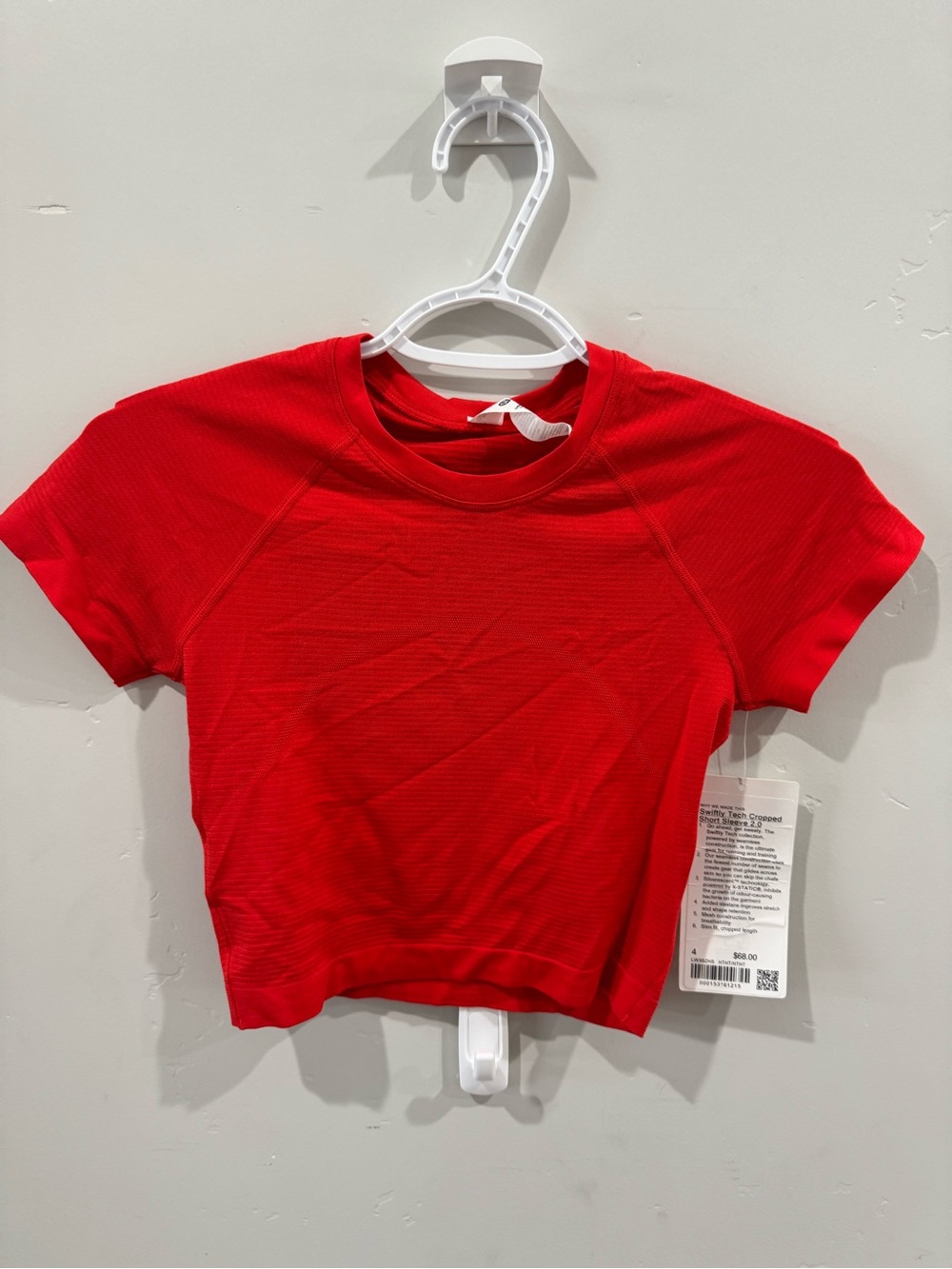 lululemon athletica Red cropped Short Sleeve Active Top size 4